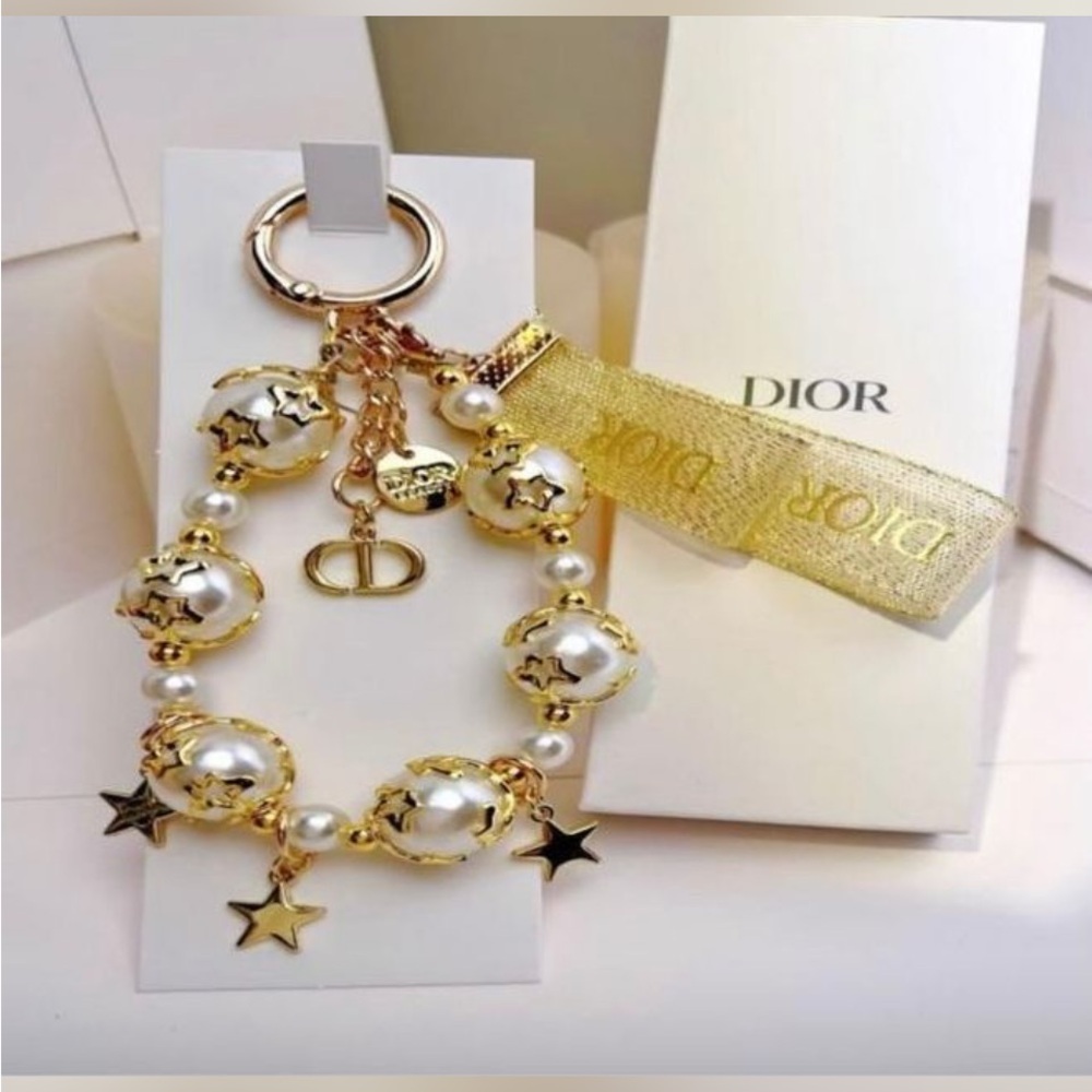 Dior beauty  Gold and White Star Charm key ring